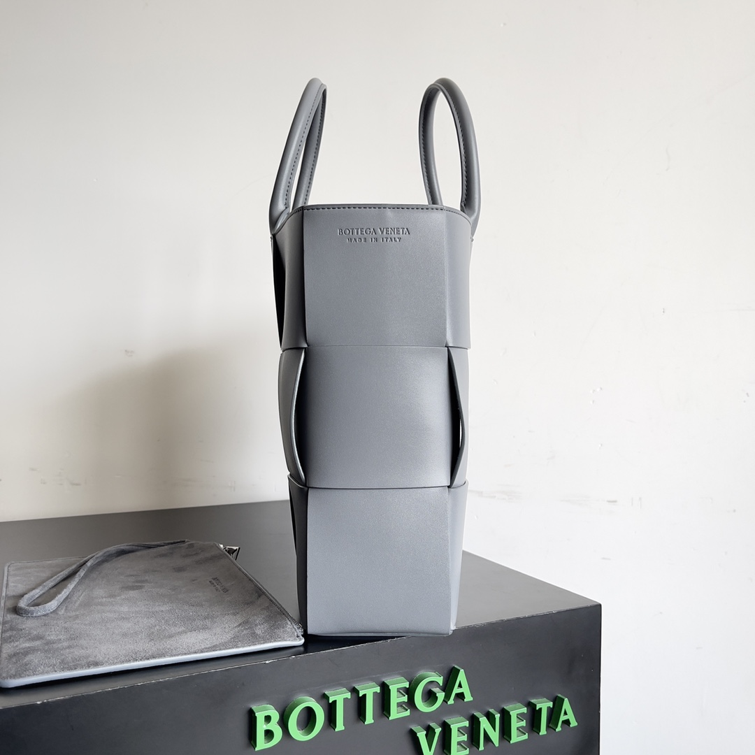 Bottega Veneta Shopping Bags